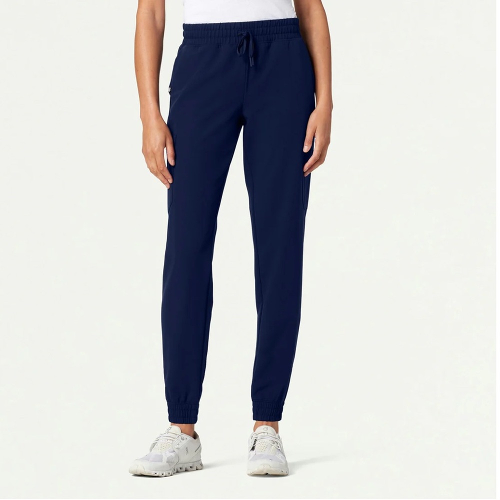 Everyday Cargo Scrub Jogger